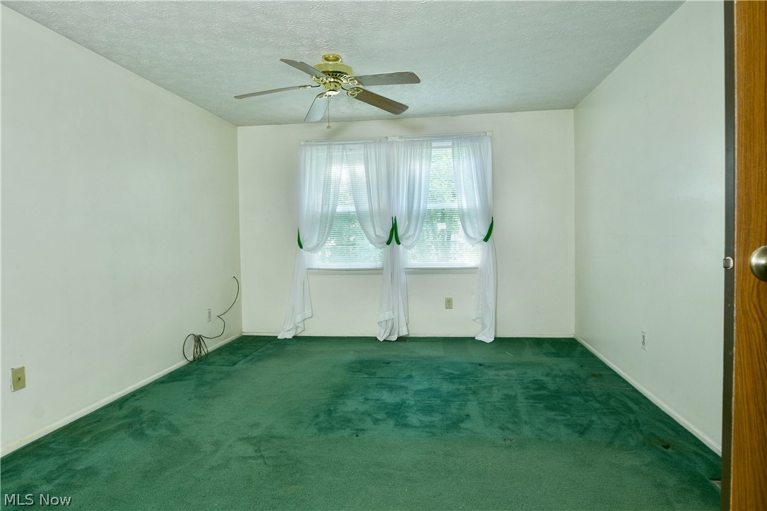 7706 Raglan Drive NE Warren OH 44484