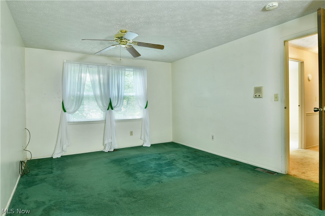 7706 Raglan Drive NE Warren OH 44484