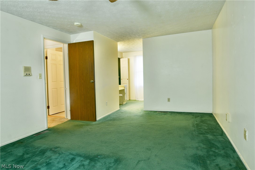 7706 Raglan Drive NE Warren OH 44484