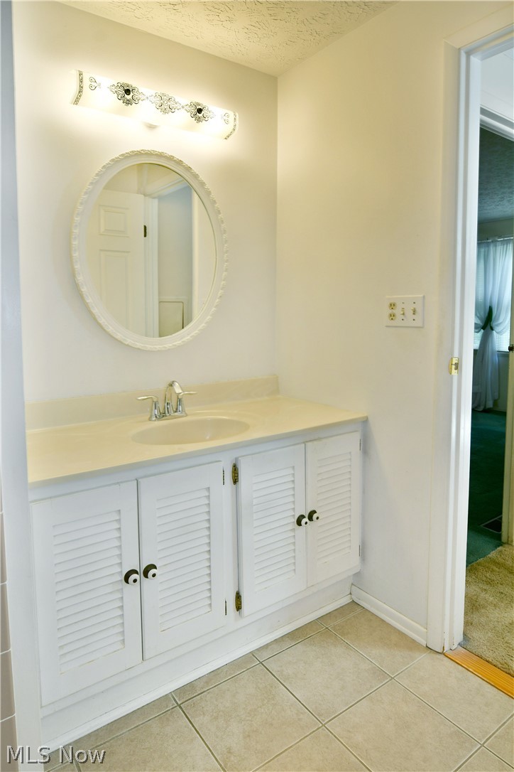 7706 Raglan Drive NE Warren OH 44484