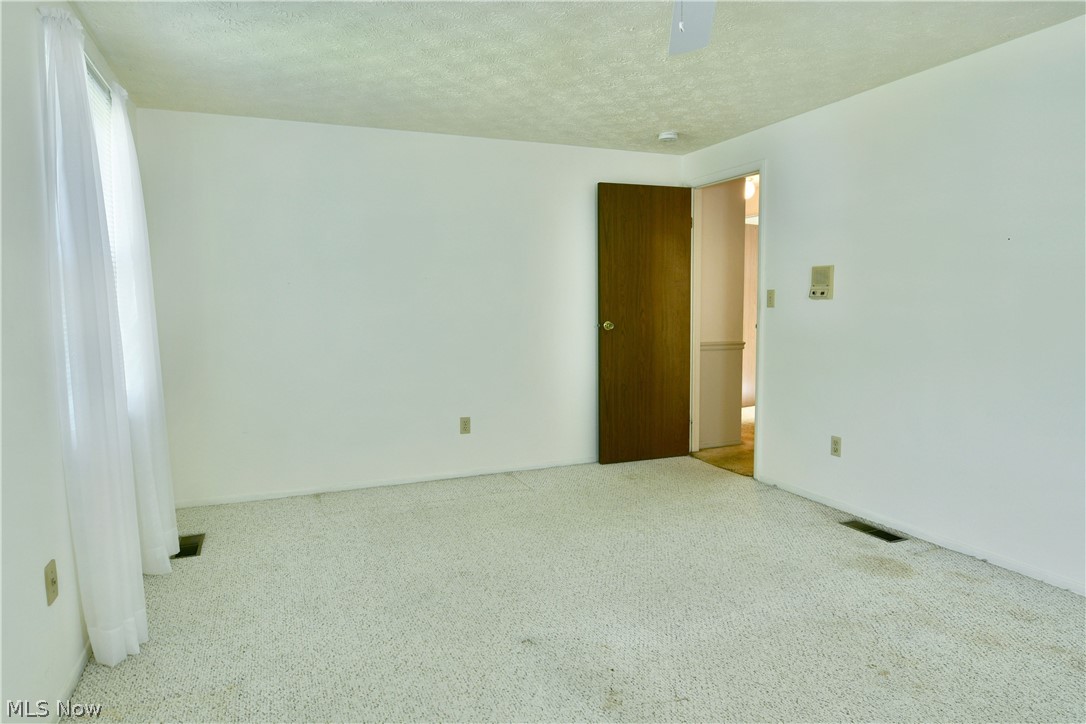 7706 Raglan Drive NE Warren OH 44484