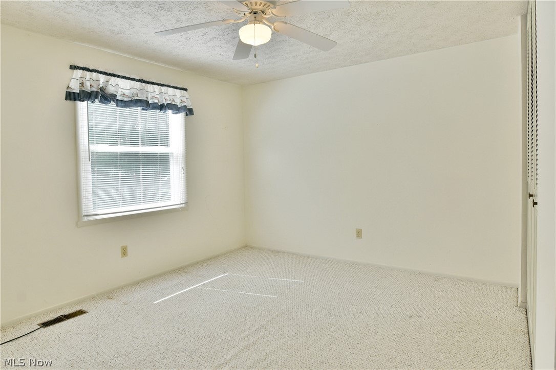 7706 Raglan Drive NE Warren OH 44484
