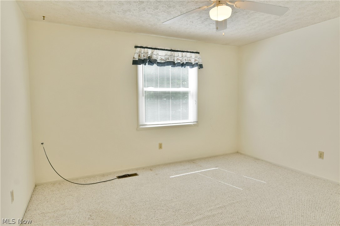 7706 Raglan Drive NE Warren OH 44484