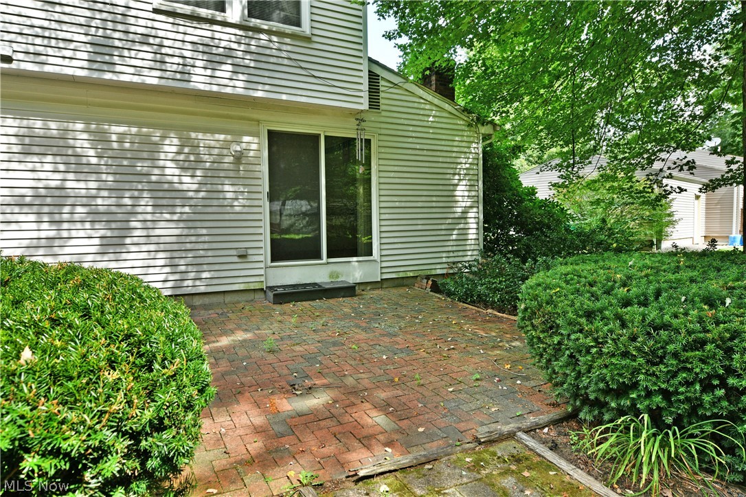 7706 Raglan Drive NE Warren OH 44484