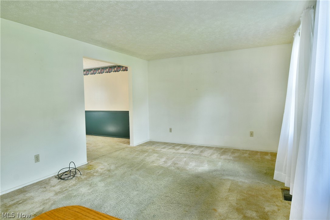 7706 Raglan Drive NE Warren OH 44484
