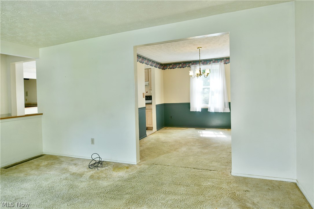 7706 Raglan Drive NE Warren OH 44484