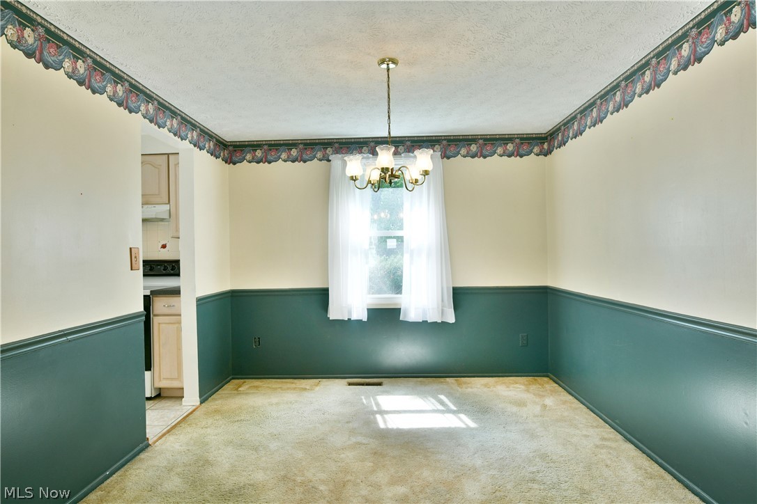 7706 Raglan Drive NE Warren OH 44484