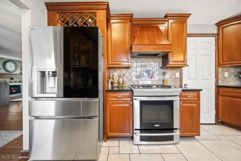 6239 Crossview Road Seven Hills OH 44131