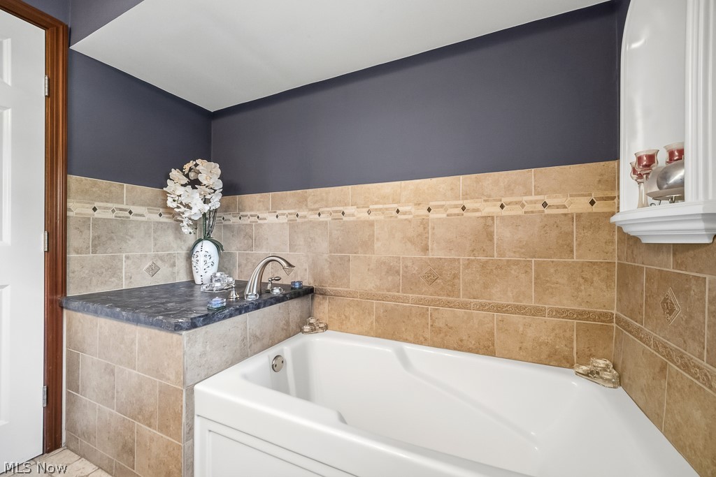 6239 Crossview Road Seven Hills OH 44131
