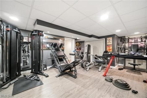6239 Crossview Road Seven Hills OH 44131