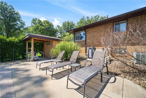 6239 Crossview Road Seven Hills OH 44131