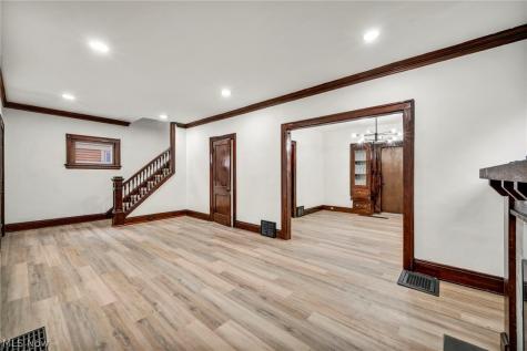 13910 Bartlett Avenue Cleveland OH 44120