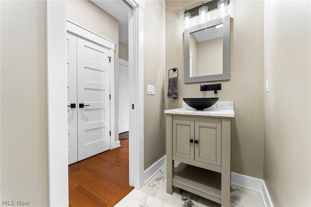 2645 Waters Edge Drive Columbiana OH 44408