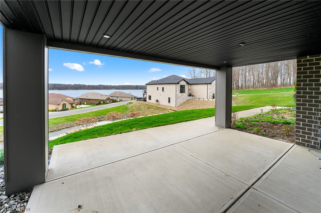 2645 Waters Edge Drive Columbiana OH 44408
