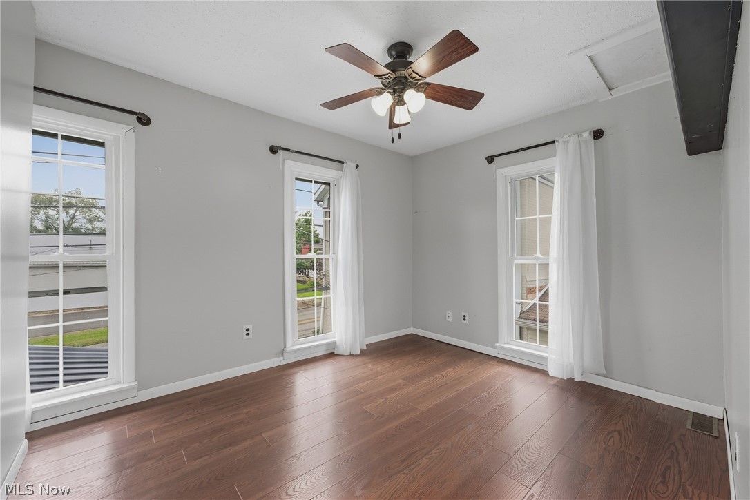 190 W Main Street Smithville OH 44677