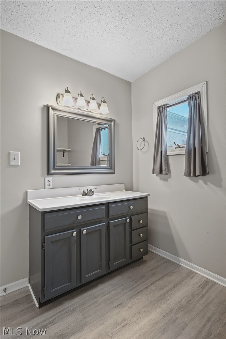190 W Main Street Smithville OH 44677