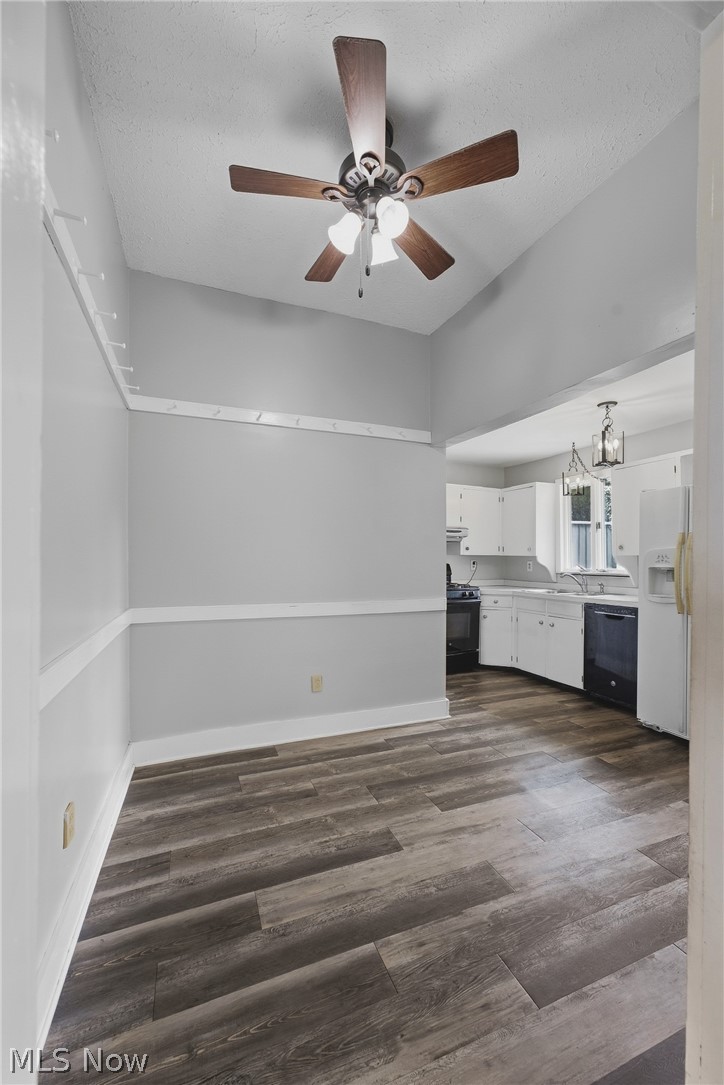 190 W Main Street Smithville OH 44677