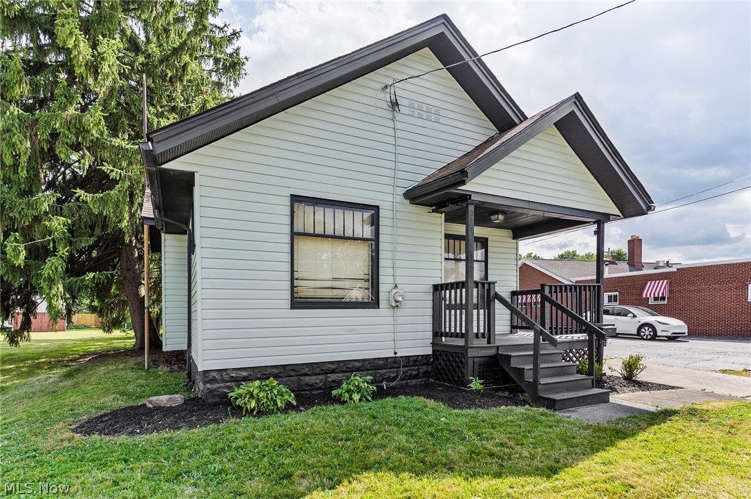 2232 Youngstown Road SE Warren OH 44484