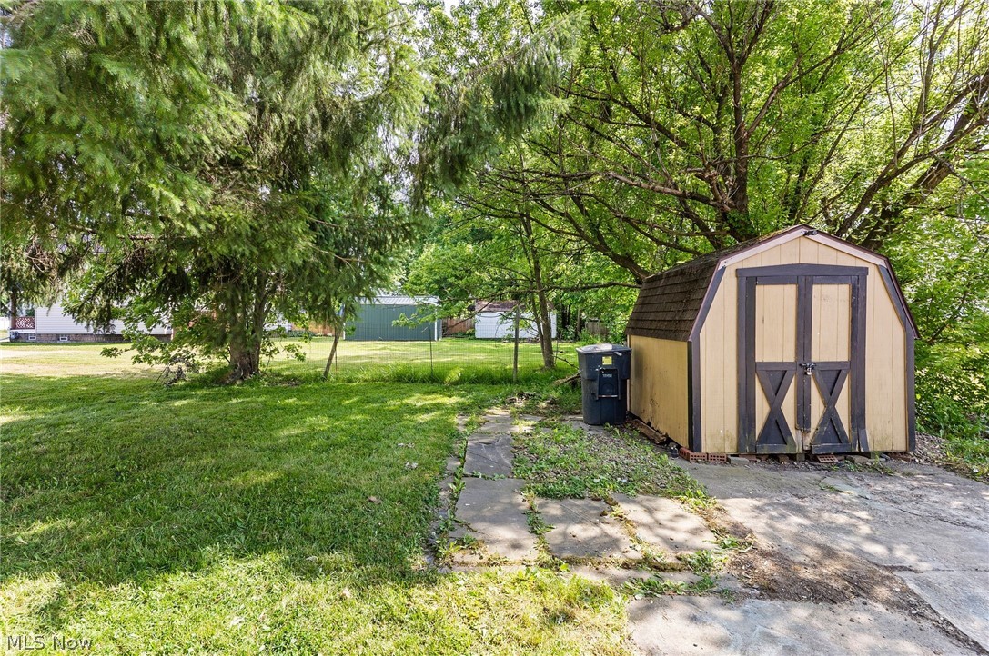2232 Youngstown Road SE Warren OH 44484
