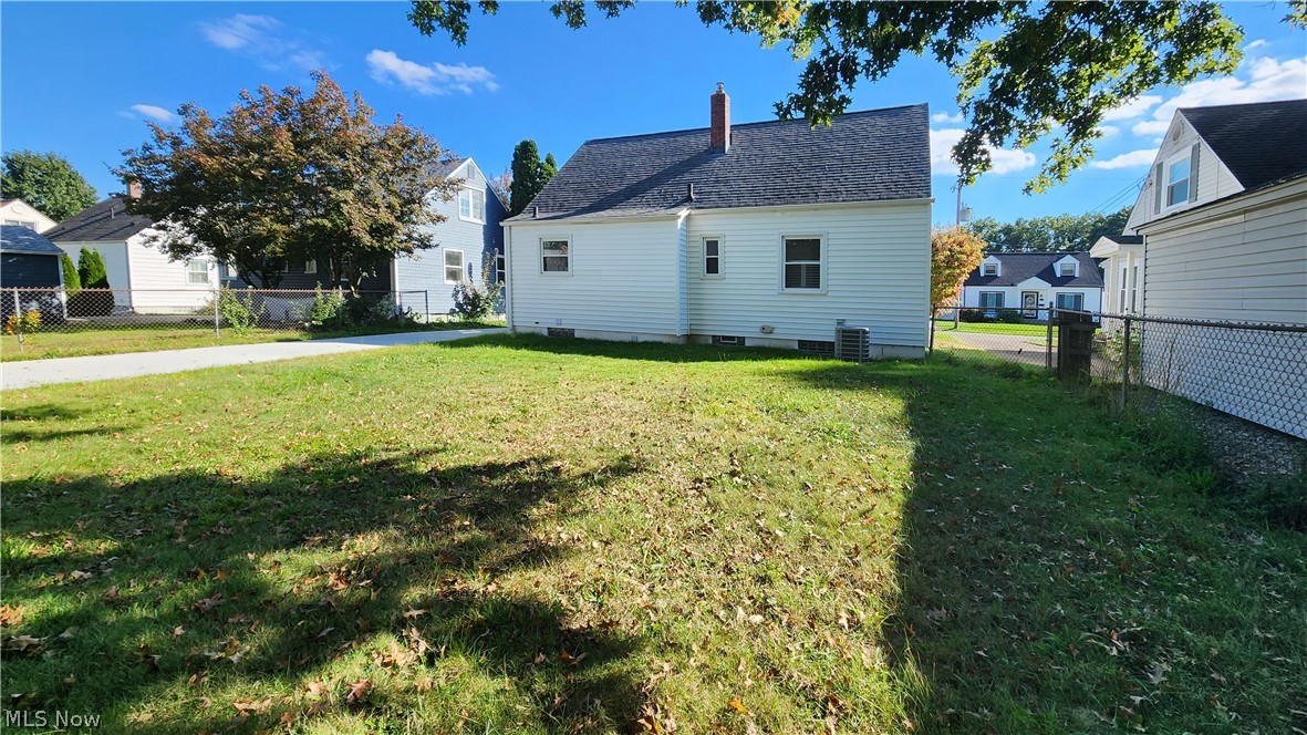 571 E Lake Avenue Barberton OH 44203