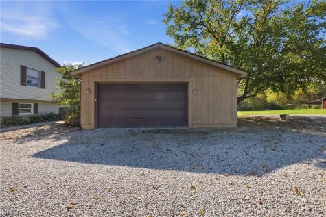 2235 Mcclintocksburg Road Deerfield OH 44411