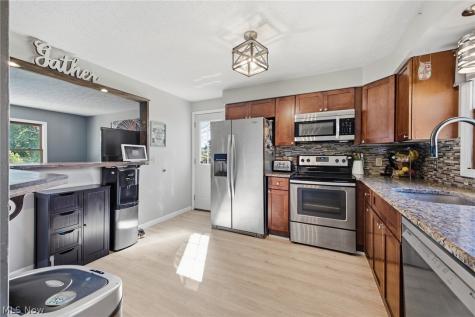2235 Mcclintocksburg Road Deerfield OH 44411