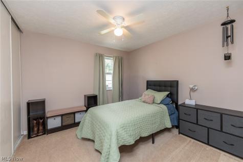 8543 Greenbriar Drive Olmsted Twp OH 44138