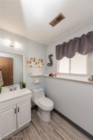 8543 Greenbriar Drive Olmsted Twp OH 44138