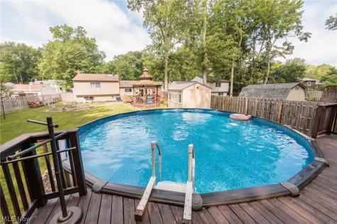 8543 Greenbriar Drive Olmsted Twp OH 44138