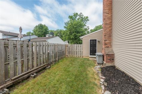 8543 Greenbriar Drive Olmsted Twp OH 44138