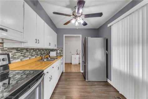6674 Newbury Lane Cleveland OH 44130