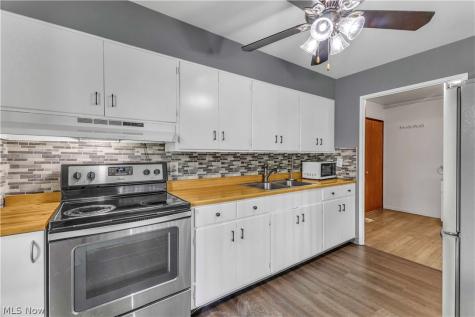 6674 Newbury Lane Cleveland OH 44130