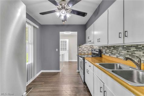 6674 Newbury Lane Cleveland OH 44130