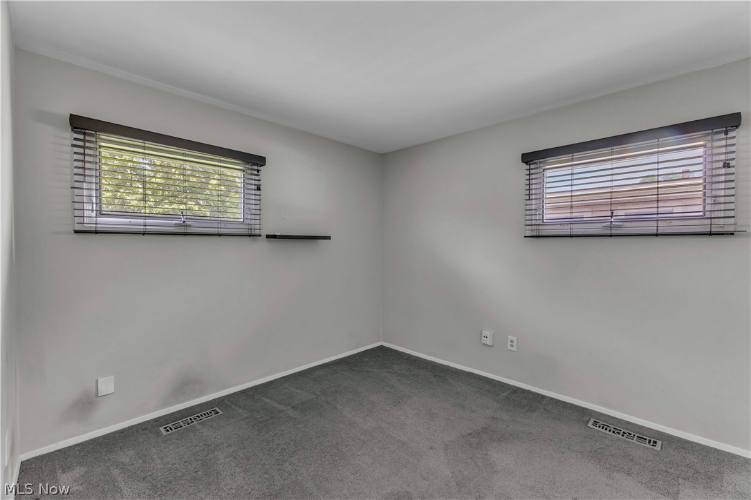 6674 Newbury Lane Cleveland OH 44130