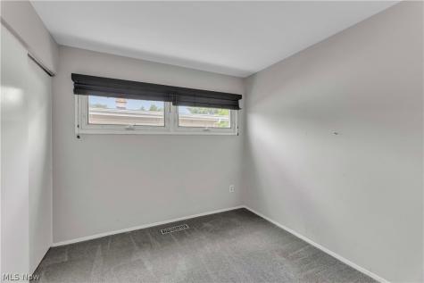 6674 Newbury Lane Cleveland OH 44130