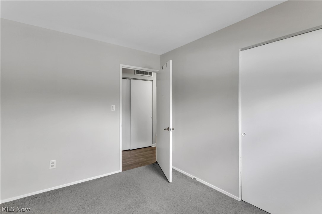 6674 Newbury Lane Cleveland OH 44130