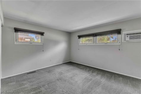 6674 Newbury Lane Cleveland OH 44130