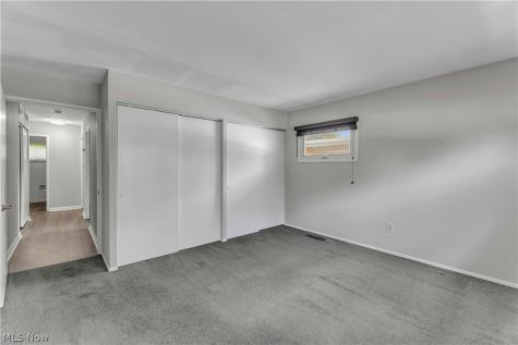 6674 Newbury Lane Cleveland OH 44130