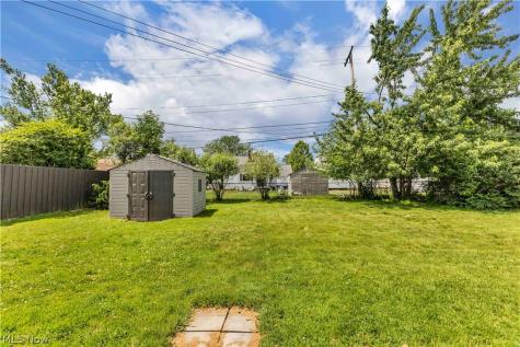 6674 Newbury Lane Cleveland OH 44130