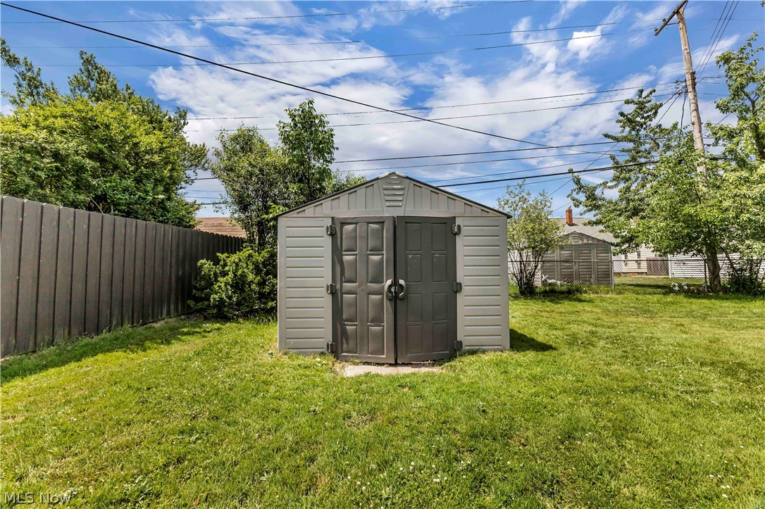 6674 Newbury Lane Cleveland OH 44130