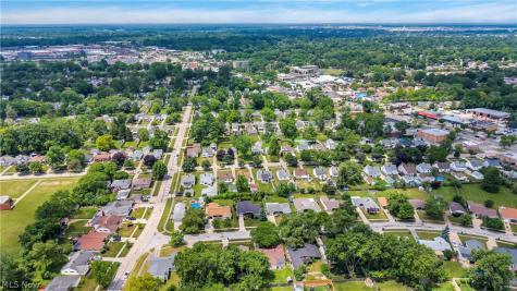 6674 Newbury Lane Cleveland OH 44130