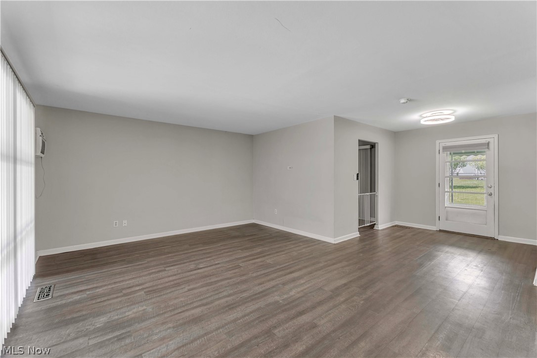6674 Newbury Lane Cleveland OH 44130