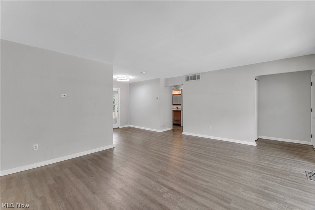 6674 Newbury Lane Cleveland OH 44130