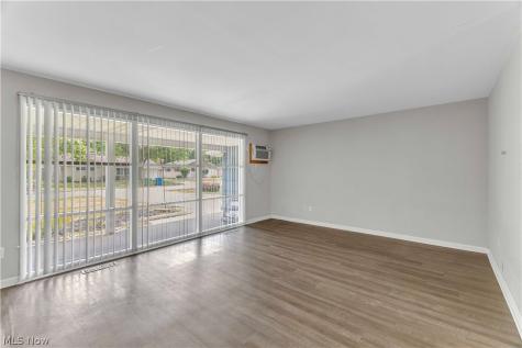 6674 Newbury Lane Cleveland OH 44130