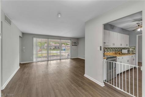 6674 Newbury Lane Cleveland OH 44130