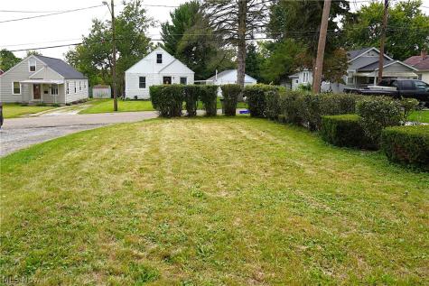 1613 24th Street NE Canton OH 44714