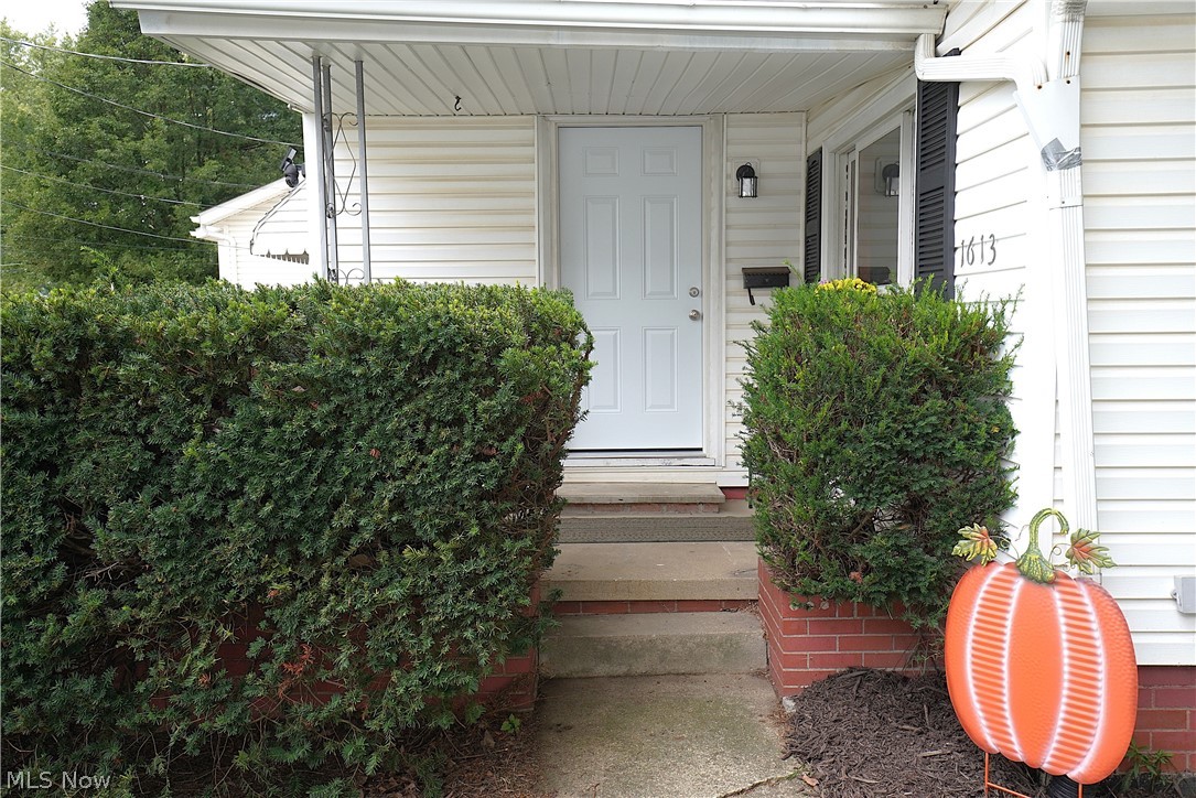 1613 24th Street NE Canton OH 44714