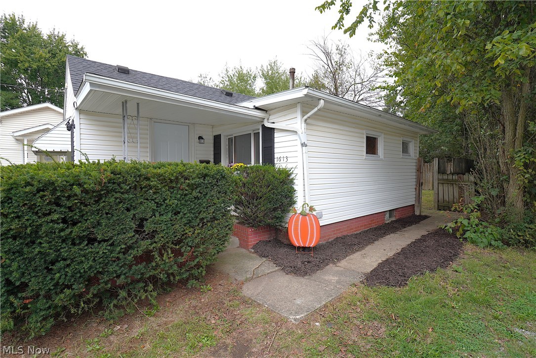 1613 24th Street NE Canton OH 44714