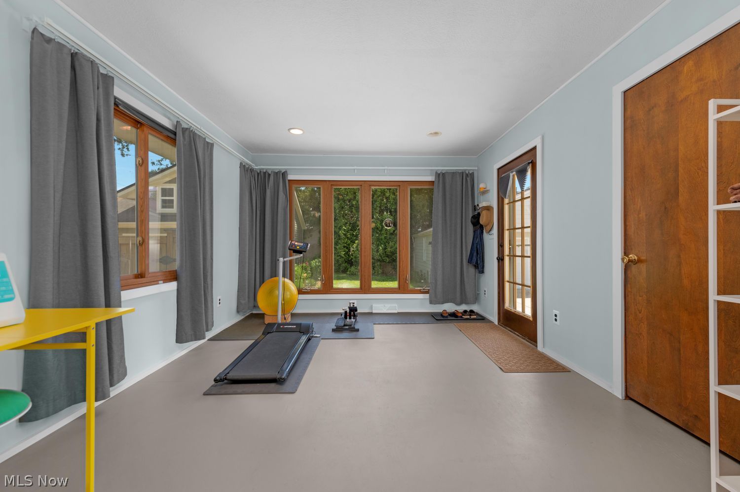 2167 Niagara Drive Lakewood OH 44107