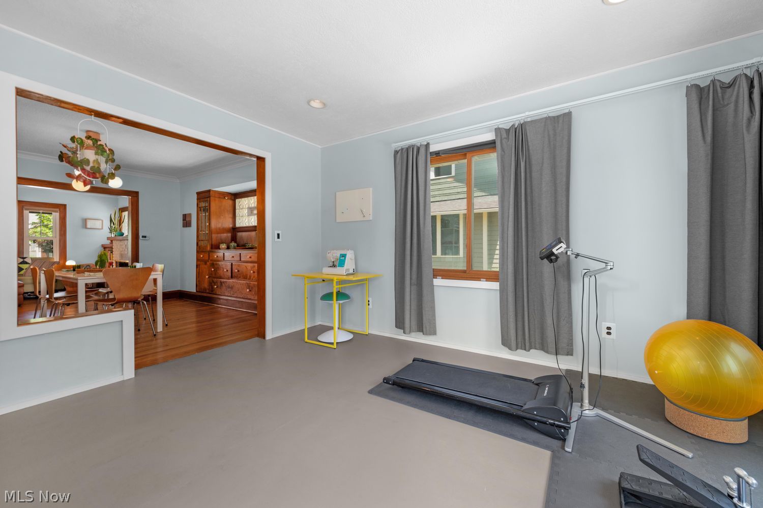 2167 Niagara Drive Lakewood OH 44107